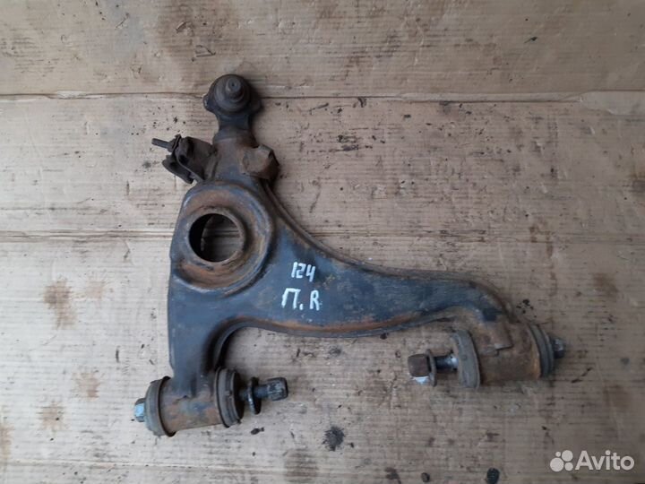 Рычаг передний левый Мерседес 124