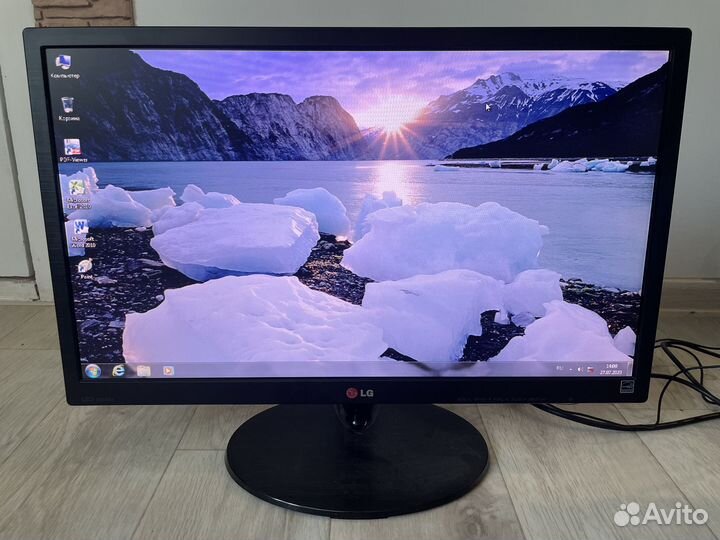 Монитор LG 23