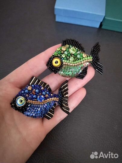 Брошь рыбка