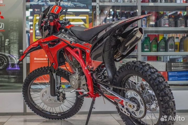 Мотоцикл BSE Z11 красно-черный