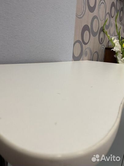 Маникюрный стол бу