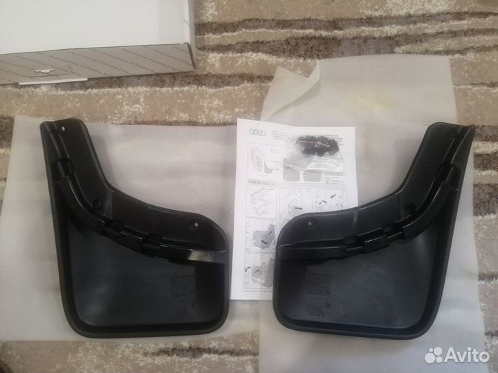 Новый комплект задних брызговиков Audi Q7 2010-15