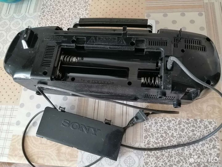 Радиоприемник-магнитола sony