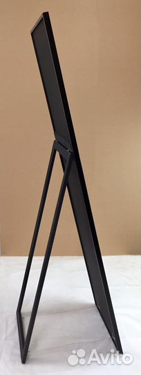 Зеркало 165х43 см. в чёрном багете на подставке