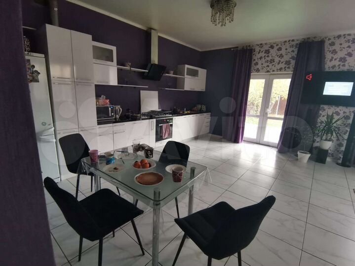 Дом 160 м² на участке 4 сот.