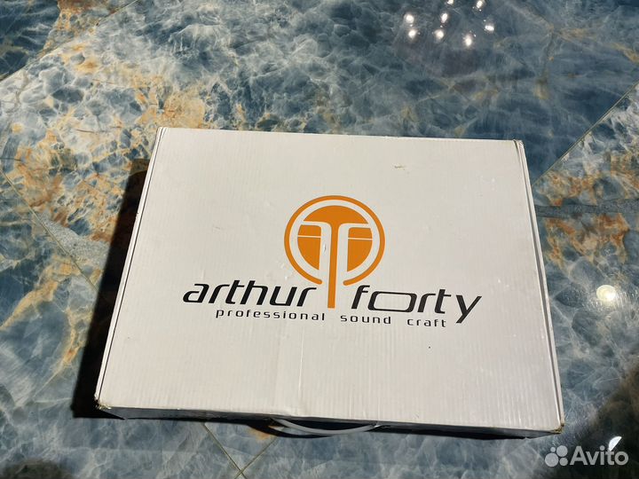 Беспроводные радиомикрофоны (2 системы)