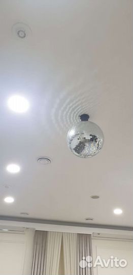 Лазер и шар зеркальный для мероприятий