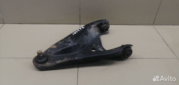 Рычаг передний правый Sandero 2009-2014
