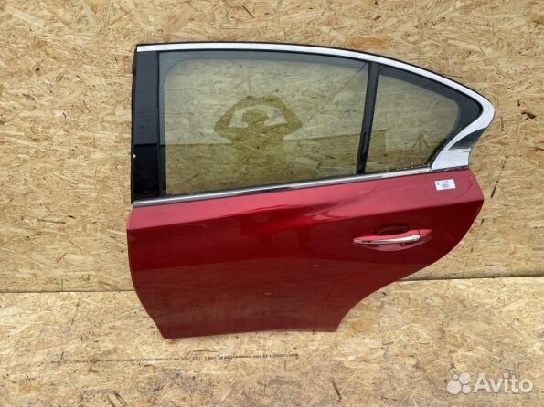 Задняя левая дверь Infiniti Q50