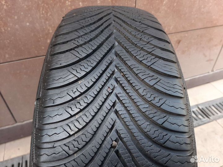 Michelin Alpin 5 215/65 R17