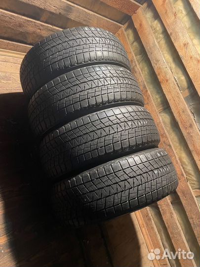 Bridgestone Blizzak DM-V1 235/60 R18