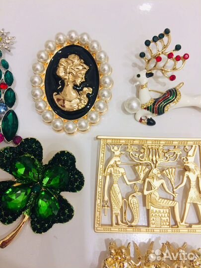 Броши красивые новые много