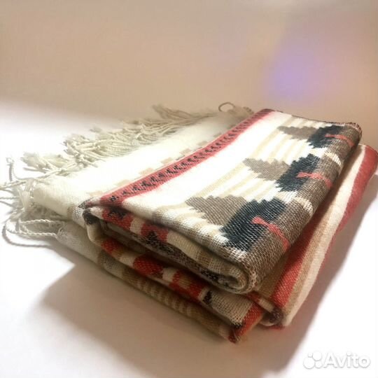 Шарфы палантины Massimo Dutti, Monsoon, H&M