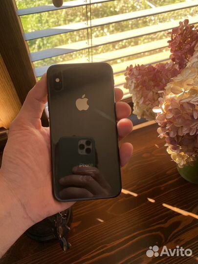 iPhone Xs, 64 ГБ