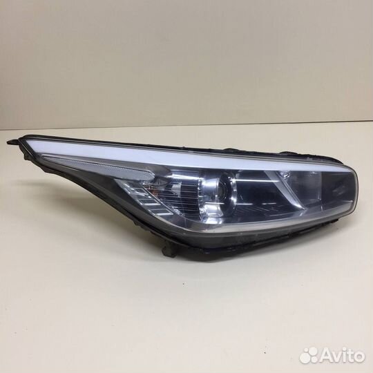 Фара правая Kia Ceed