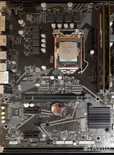 Материнская плата с процессором и памятью