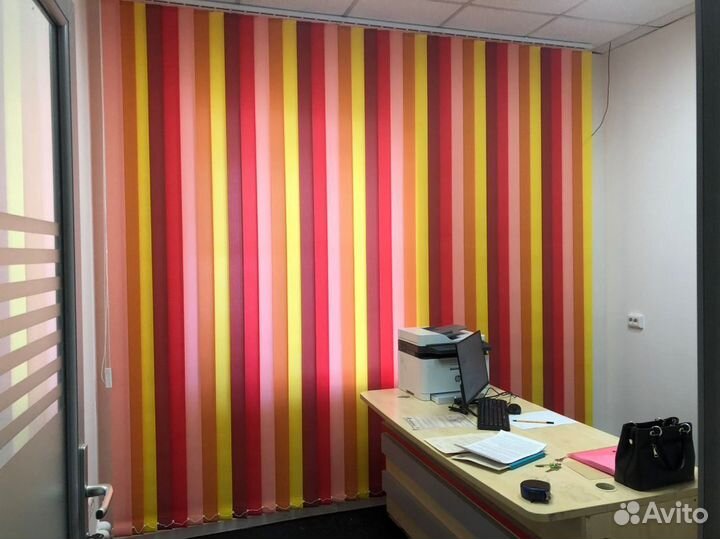 Рулонные шторы в коробе и с направляющими W0606