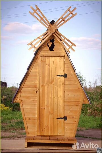Уличный туалет деревянный HME563