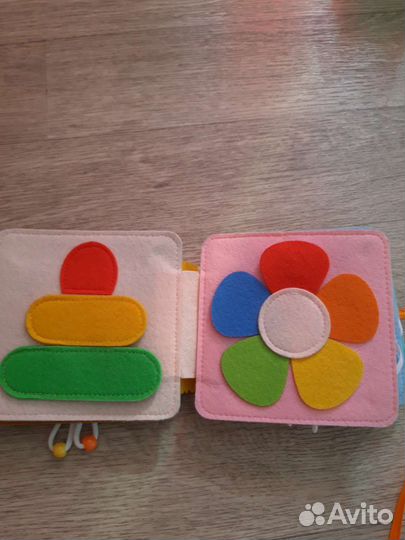 Книжка-шуршалка для малышей