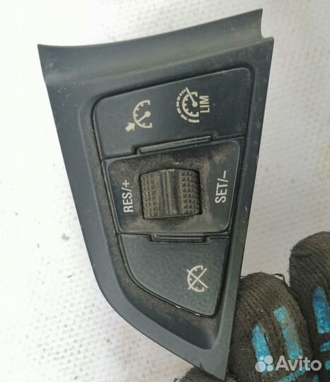 Кнопи рулевого колеса Opel Astra J