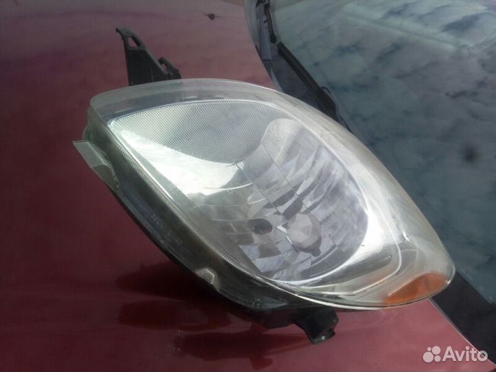 Фара левая Toyota Yaris Hb Usa 06-08