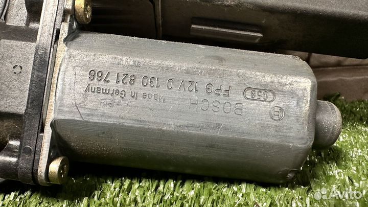 Моторчик стеклоподъемника задний правый Audi A4 B6