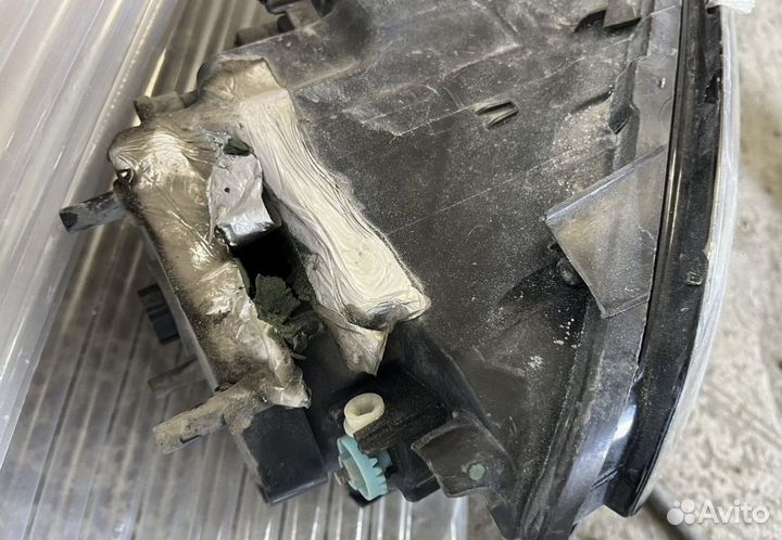 Фара правая VW Touareg 7p1941752