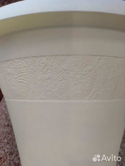 Горшок для цветов пластиковый кремовый Польша