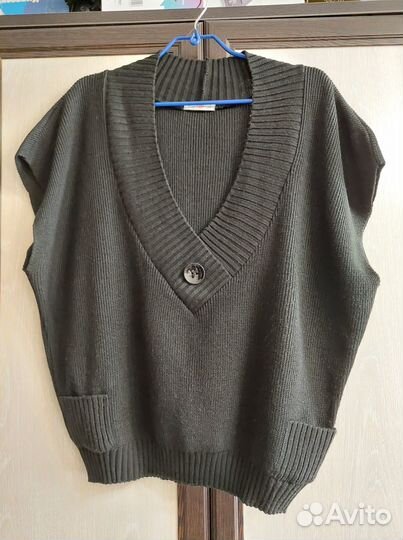 Жилетка женская вязаная р.54-56