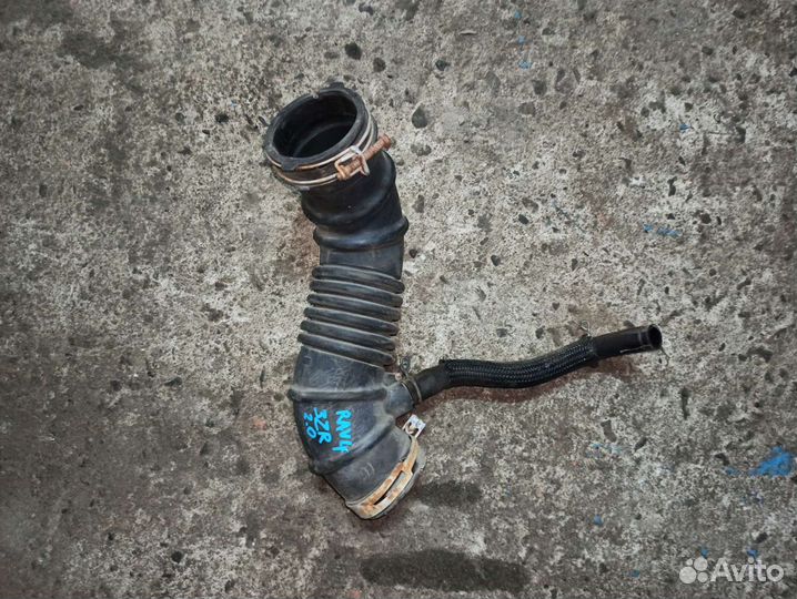 Патрубок дз Toyota Rav 4 30