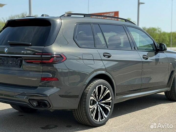 BMW X7 3.0 AT, 2023