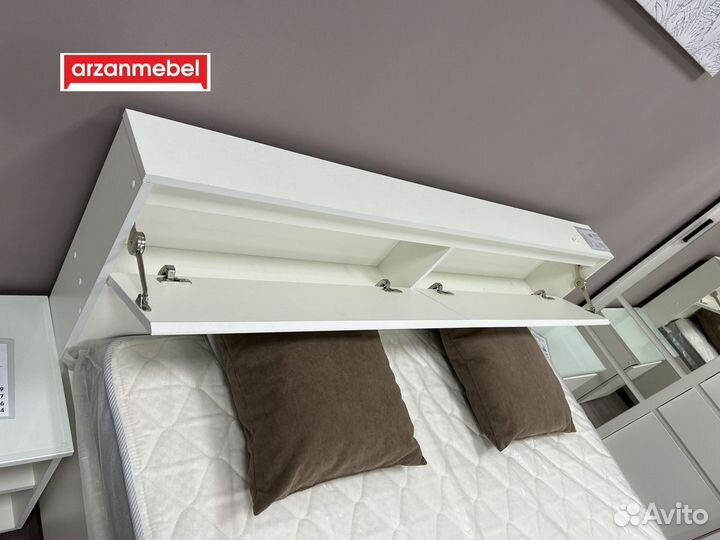 Кровать двухспальная 1,6*2,0 м Одри со столиком