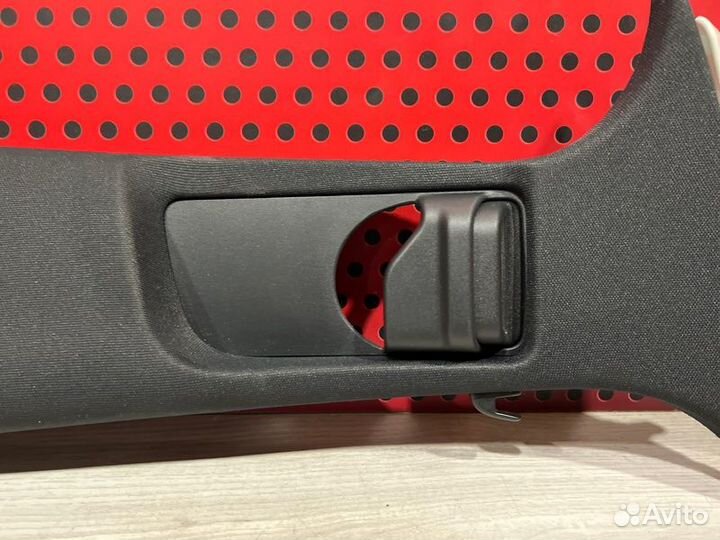 Обшивка стойки центральной правой Mercedes-Benz