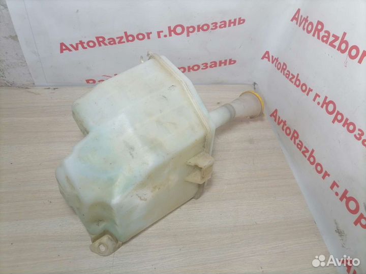 Бачёк омывателя Nissan Bluebird U14