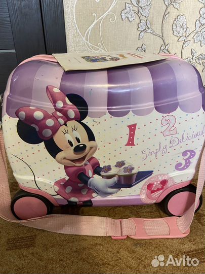 Чемодан на колесах детский