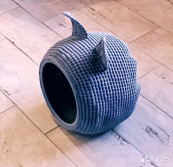 Кошачий вязаный домик,ручная работа