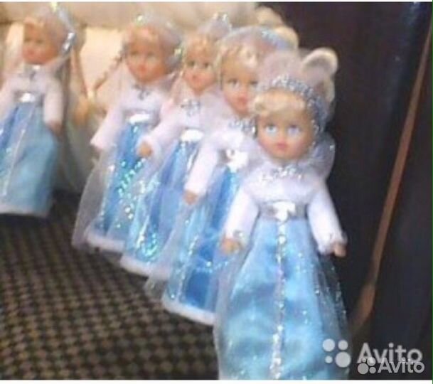 Наряды для кукол (всё можно легко переодевать)