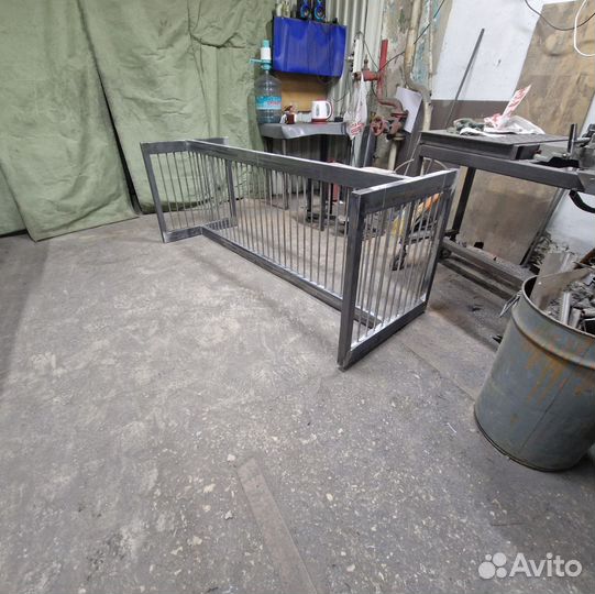 Подстолье из металла