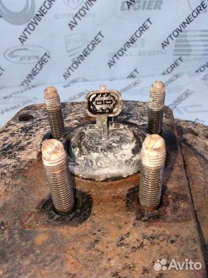 Ступица задняя левая Opel Astra H