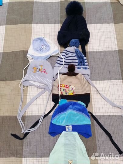 Шапочки, варежки на мальчика до 2 лет