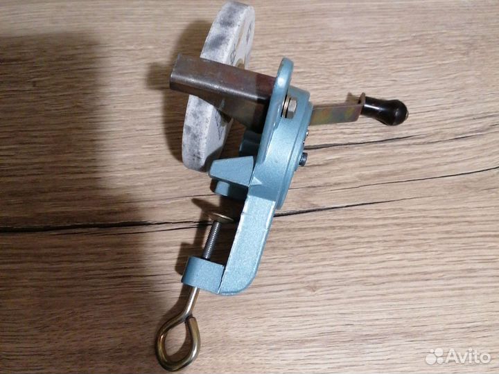 Аппарат для заточки ножей, ножниц