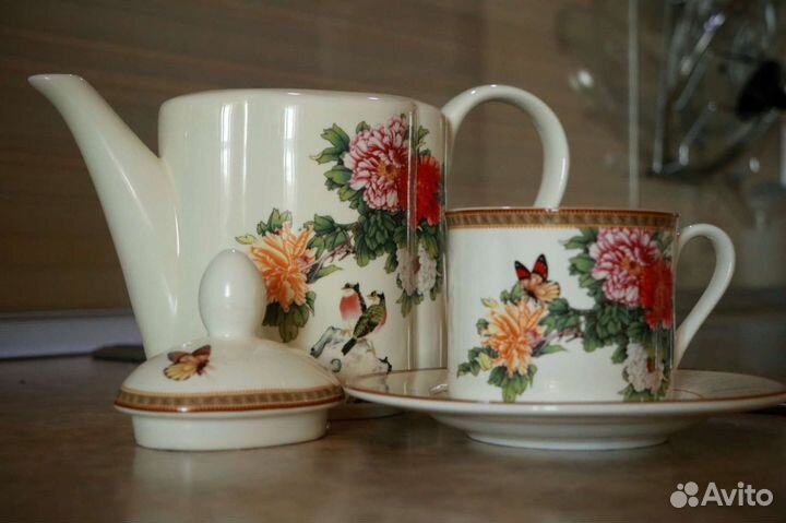Чайный набор (чайник, чашка, блюдце)