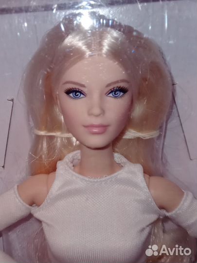 Кукла Barbie Looks Victoria nrfb