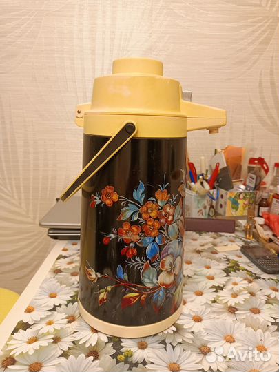 Термос с помпой 2 л крышка и дно снимается.Торг