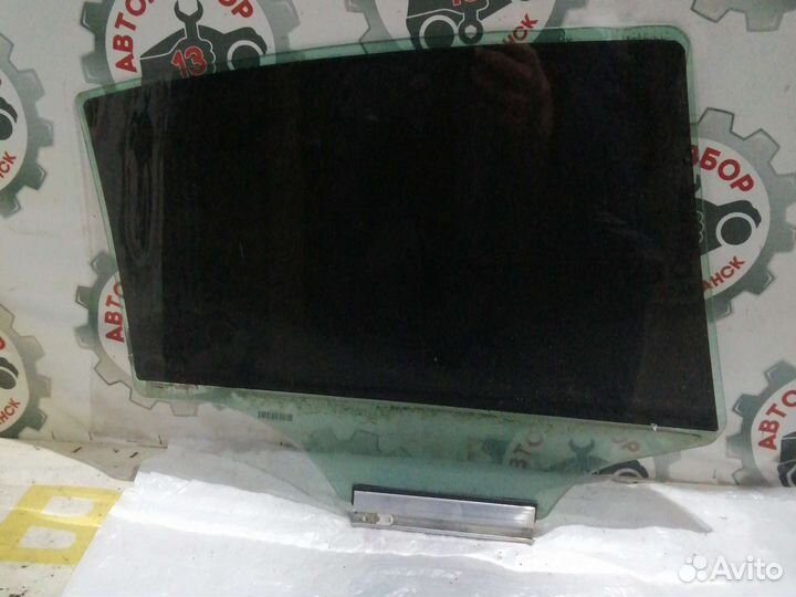 Стекло задней левой двери Opel Astra H седан