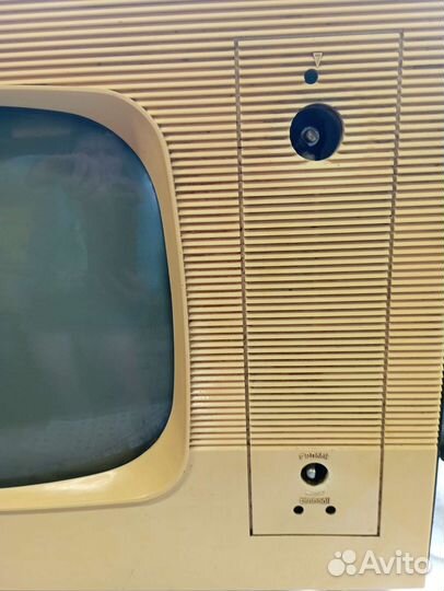 Ретро телевизор Рекорд 64