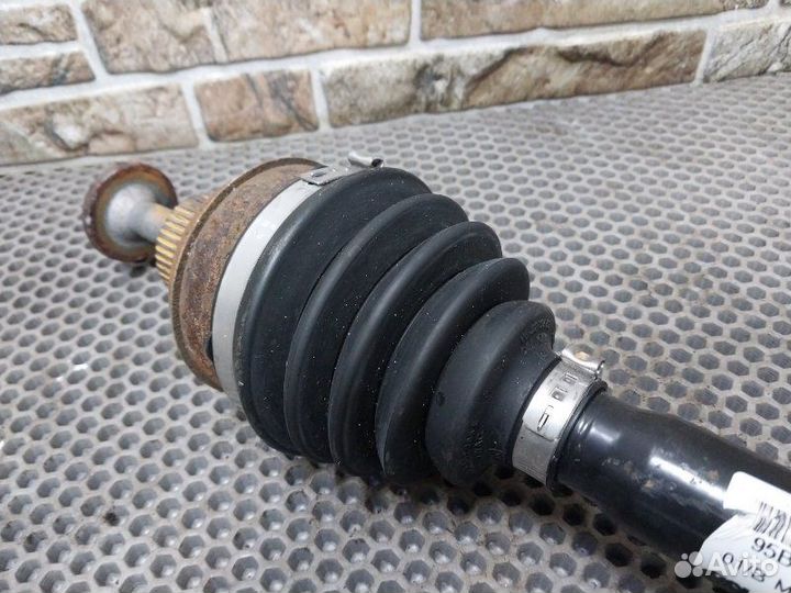 Привод левый передний Porsche Macan