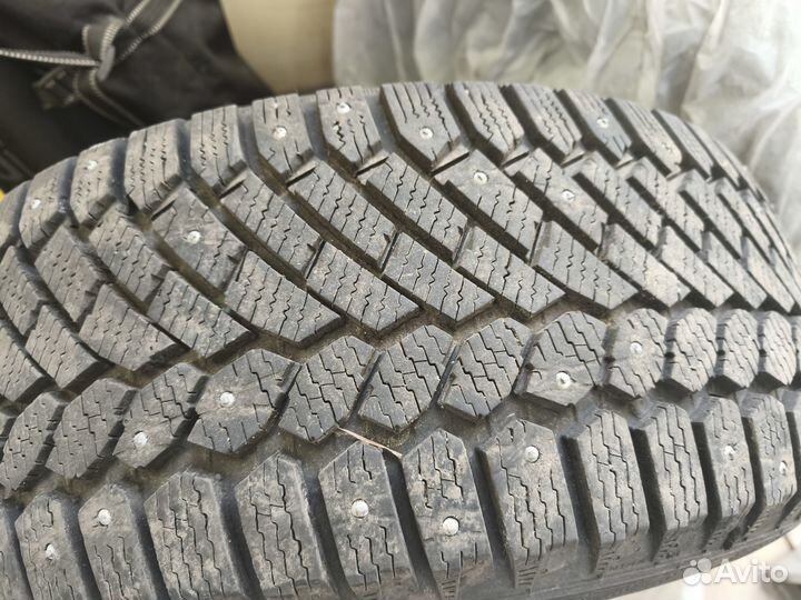 Gislaved Nord Frost 200 215/55 R16 97M