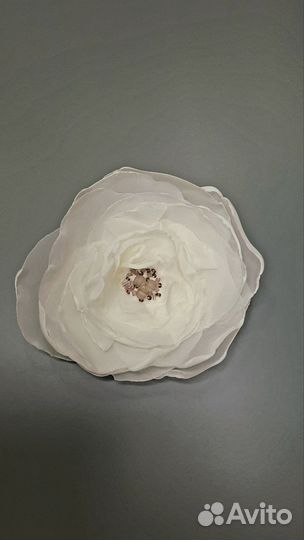 Брошь цветок из ткани, 10см, ручная работа