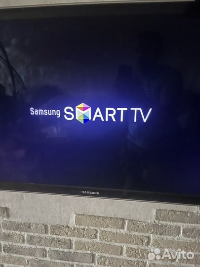 Телевизор samsung SMART tv 40 с кронштейном